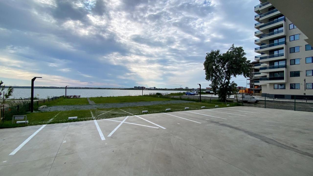 Myosotis Mamaia Studio By The Lake Appartement Buitenkant foto