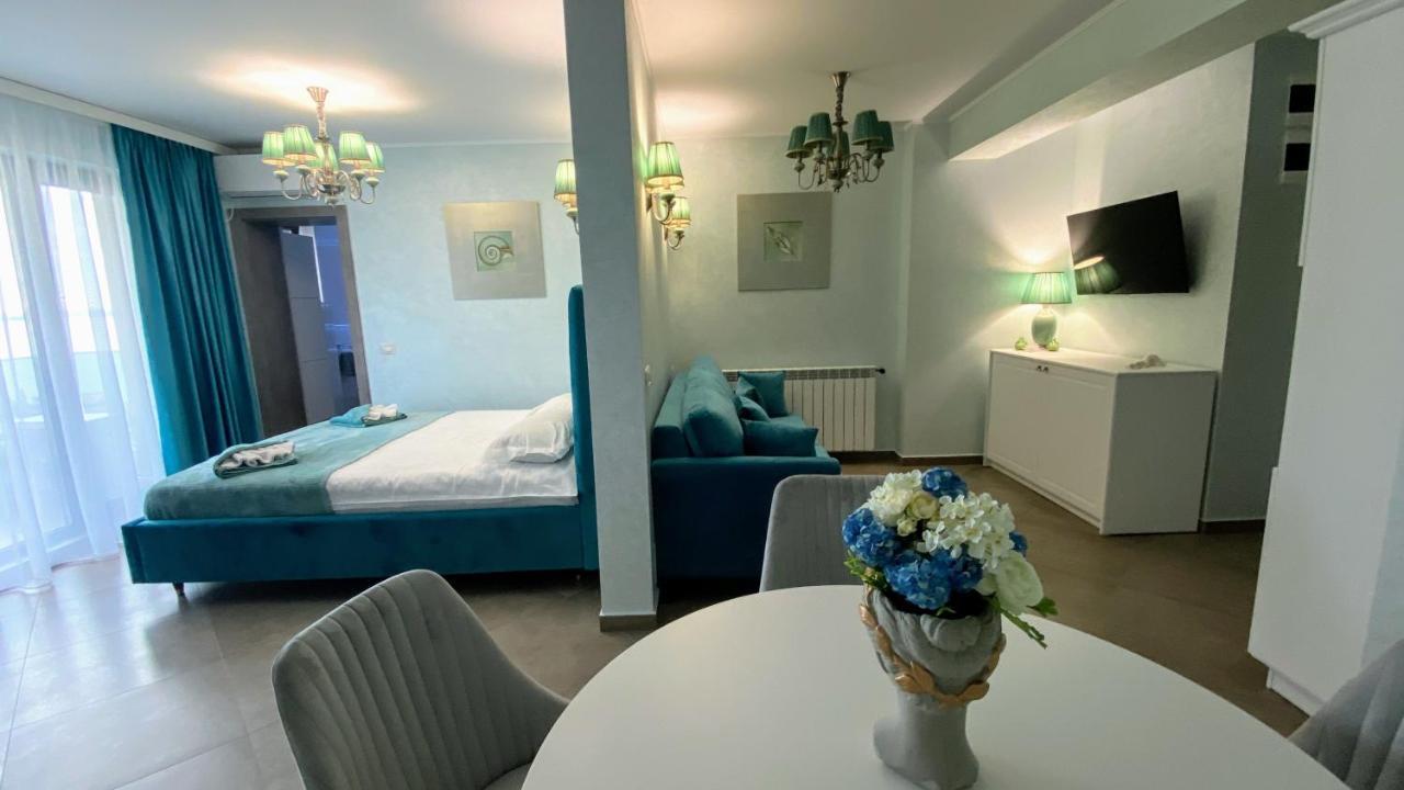 Myosotis Mamaia Studio By The Lake Appartement Buitenkant foto