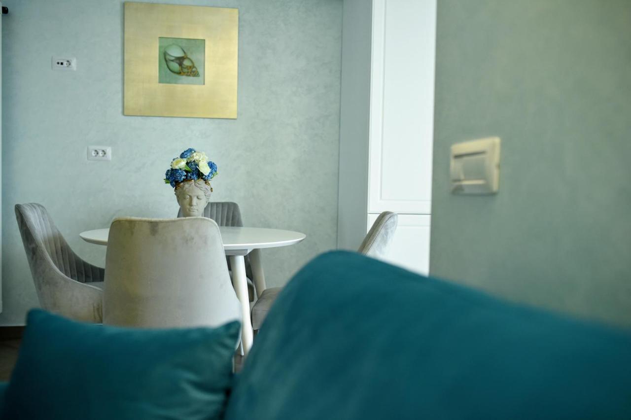 Myosotis Mamaia Studio By The Lake Appartement Buitenkant foto