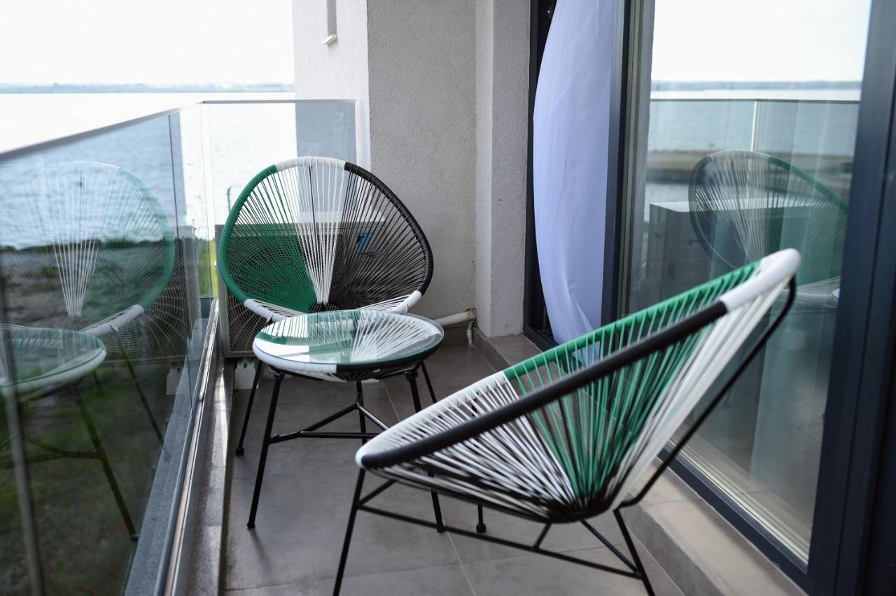 Myosotis Mamaia Studio By The Lake Appartement Buitenkant foto