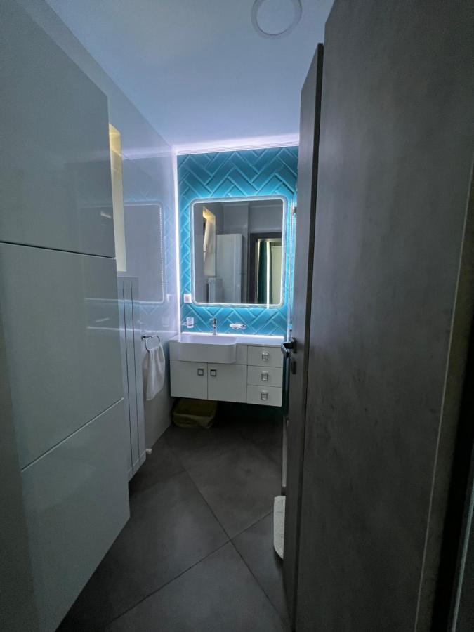 Myosotis Mamaia Studio By The Lake Appartement Buitenkant foto